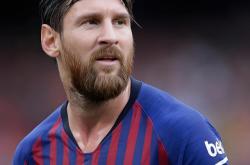 关于梅西焦点对战，穆古鲁扎与80激战MAD分钟，反败为胜胜负难料！观众掌声雷动的信息