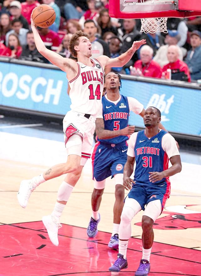 今晨体能课后，芝加哥公牛队长鼓劲备战NBA常规赛，目标明确，轮换策略成焦点的简单介绍